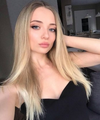 Милая и нежная красавица приглашает в гости и обещает незабываемый отдых. Страстные поцелуи, ласковые объятия, индивидуальный подход - все для твоего удовольствия. Звони, не пожалеешь! 10707, 25 лет